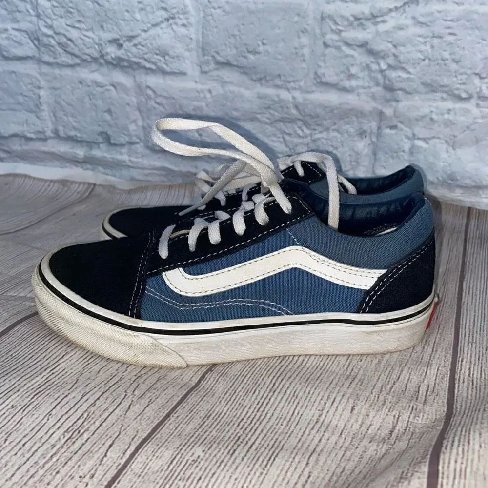 Vans off the wall canvas youth 2 tie up sneakers